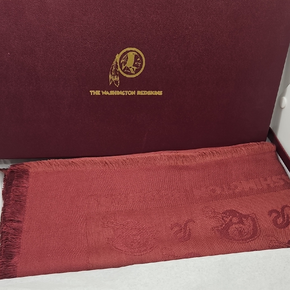 Gift Boxed Washington Redskins Burgundy Parisian Silk Wrap